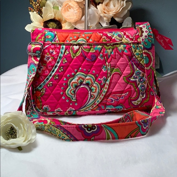 Vera Bradley Handbags - Vera Bradley Pink Swirls Paisley Crossbody EUC